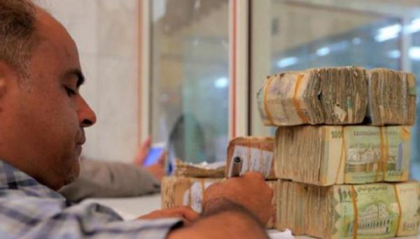إب.. مليشيا الحوثي تفرض على شركات الصرافة دفع جبايات جديدة غير قانونية