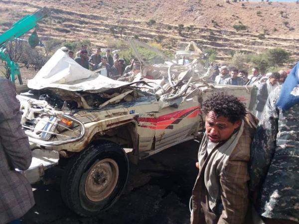وفاة وإصابة 8 اشخاص في حادث مروع على خط صنعاء الحديدة
