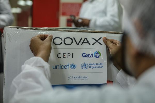 اليمن يتسلم أكثر من 1.2 مليون جرعة لقاح كورونا