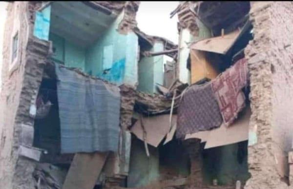 البيضاء.. وفاة 9 أشخاص وإصابة 6 آخرين إثر انهيار منزل شعبي