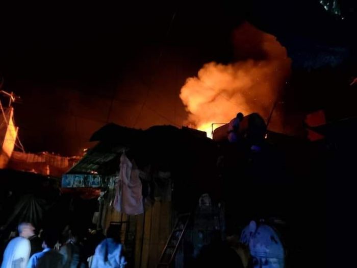 اندلاع حريق هائل وسط مدينة صنعاء القديمة وسط اتهامات مباشرة لمليشيا الحوثي