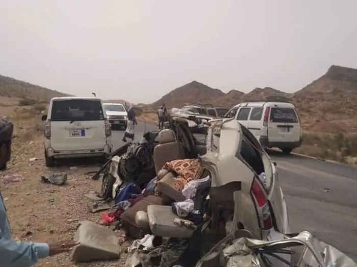 بينهم شيخ قبلي.. وفاة وإصابة 18 شخصاً في حوادث سير بالمحافظات اليمنية المحررة