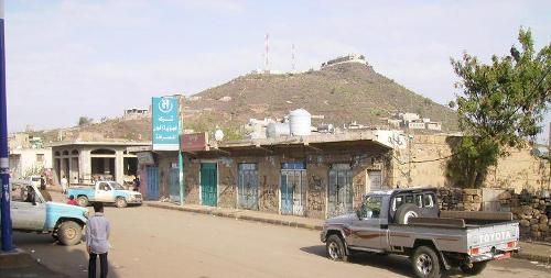 تجار في خدير بتعز يضيقون ذرعاً بفساد رئيس محكمة تابعة للحوثيين