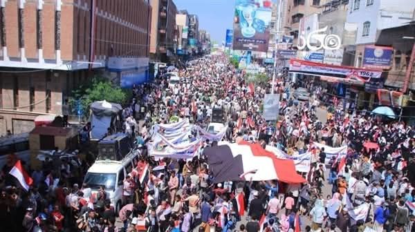 مسيرة جماهيرية واسعة بتعز لاحياء العيد الوطني الـ63 لثورة 26 سبتمبر