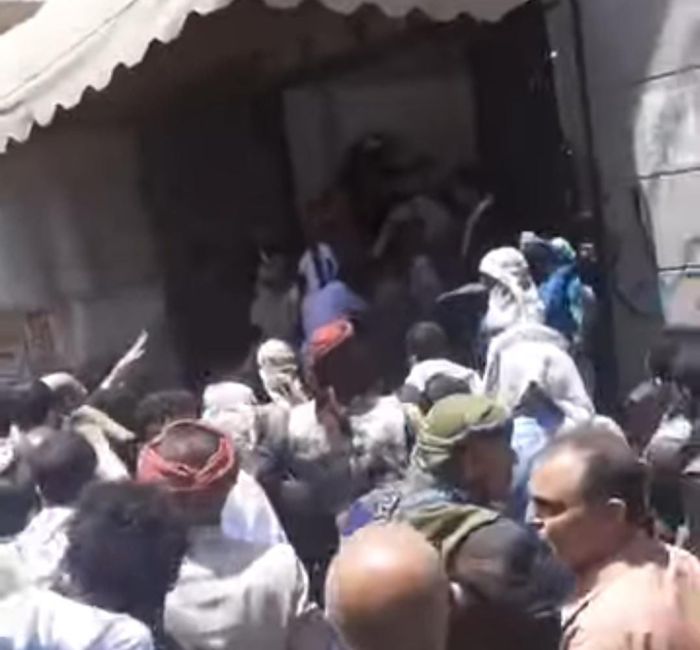 صنعاء.. اقتحامات حوثية مسلحة تطول 