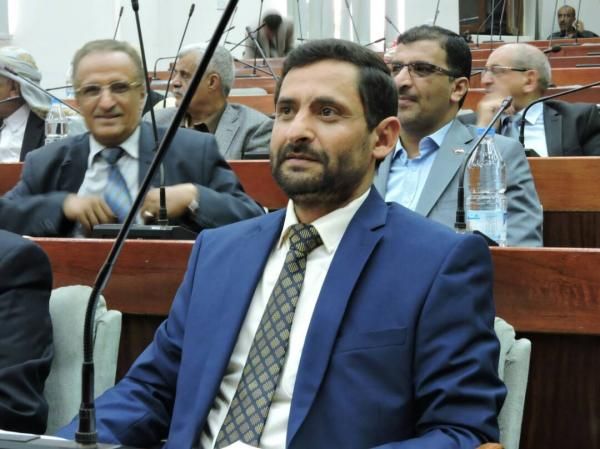 برلماني في صنعاء ينتقد الحوثيين: كل بارقة أمل تتحول إلى خيبة بسبب الاختطافات ونهب الثروات