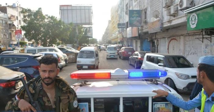 تسجيل أكثر من 1800 مخالفة و15 حادثًا مروريًا خلال أسبوع بعدن
