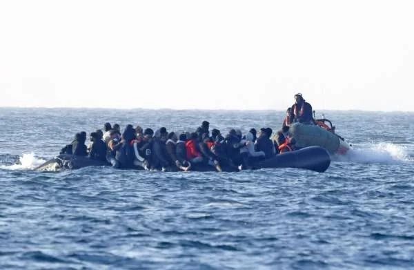 ضبط قاربين بشبوة يقلان أكثر من 600 مهاجر غير شرعي من الجنسية الإثيوبية