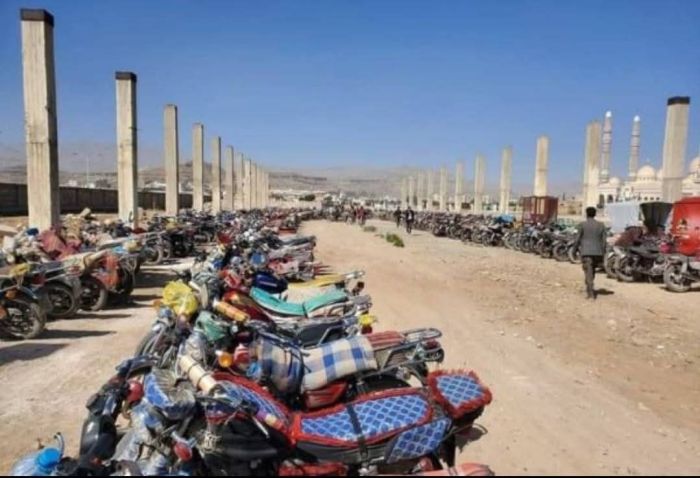 صنعاء.. مليشيا الحوثي تحتجز آلاف الدراجات النارية