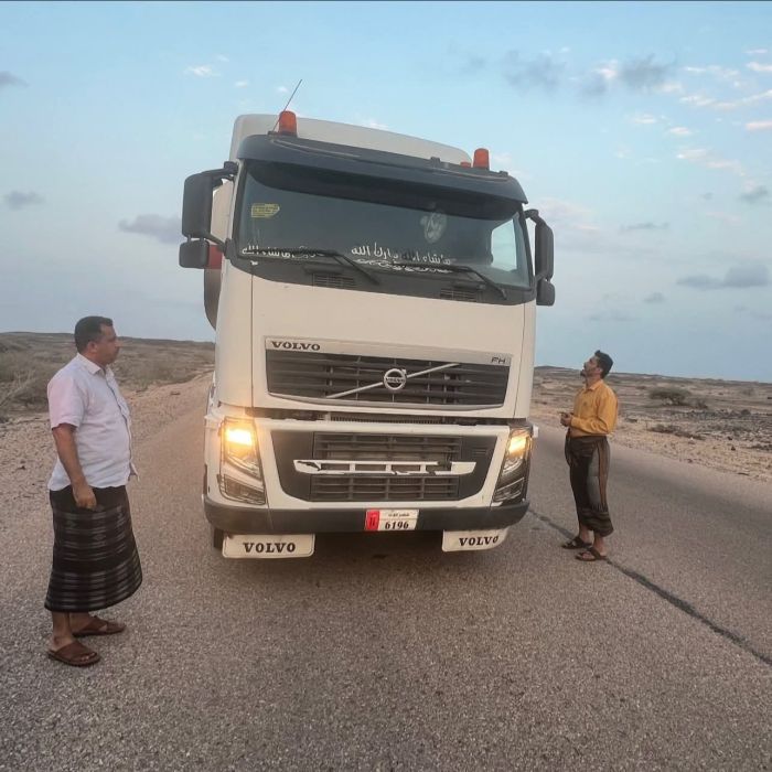 كهرباء عدن تعلن تحرك ناقلات النفط الخام من أحور عقب نجاح وساطة لرفع القطاع
