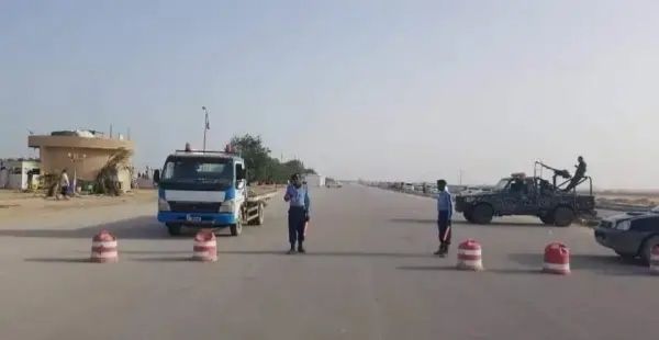 الأمن اليمني يضبط أفغانيًا وسوريًا حاولا التسلل إلى البلاد عبر منفذ شحن الحدودي