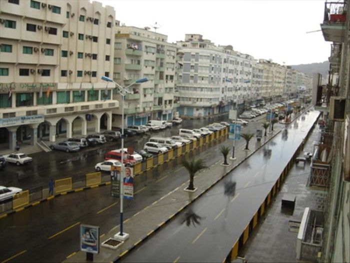 كارثة بيئية تهدد السكان في المعلا بعدن