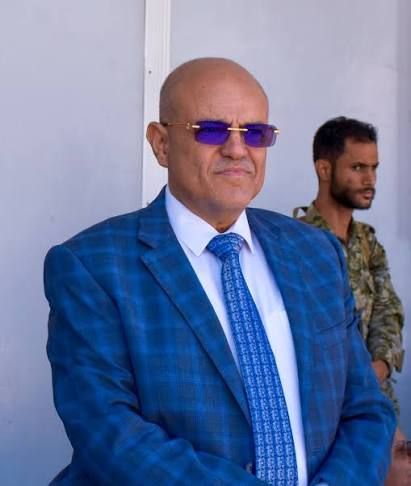 نجاة محافظ تعز من كمين مسلح بلحج