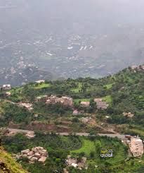 إب.. وفاة سائق إثر سقوط قاطرة في نقيل مشورة بخط العدين