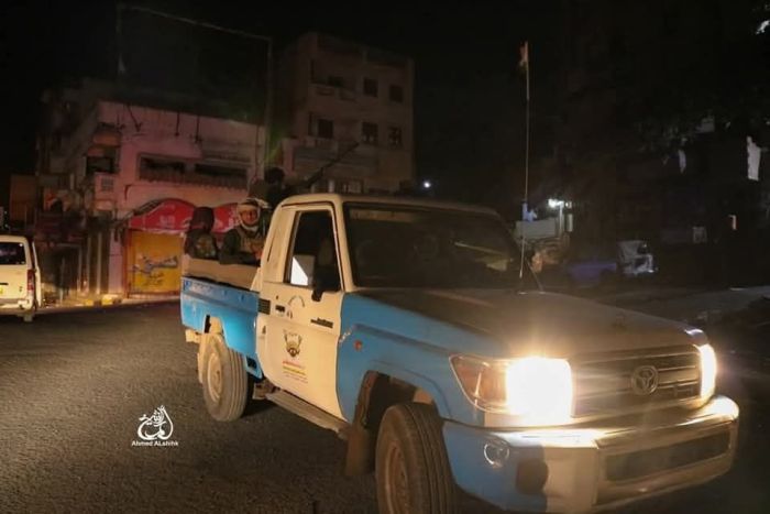 شرطة تعز تُلقي القبض على أحد أبرز المطلوبين أمنيًا غرب المدينة