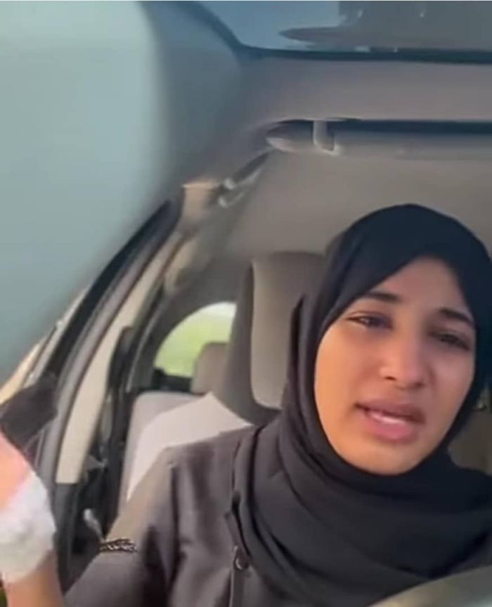 تعز.. مسلحون تابعون للواء 22 ميكا يعتدون على مواطنة ويكسرون سيارتها في سوق الصميل