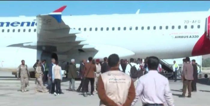 وصول أول رحلة إلى مطار سيئون بعد إعادة تشغيله