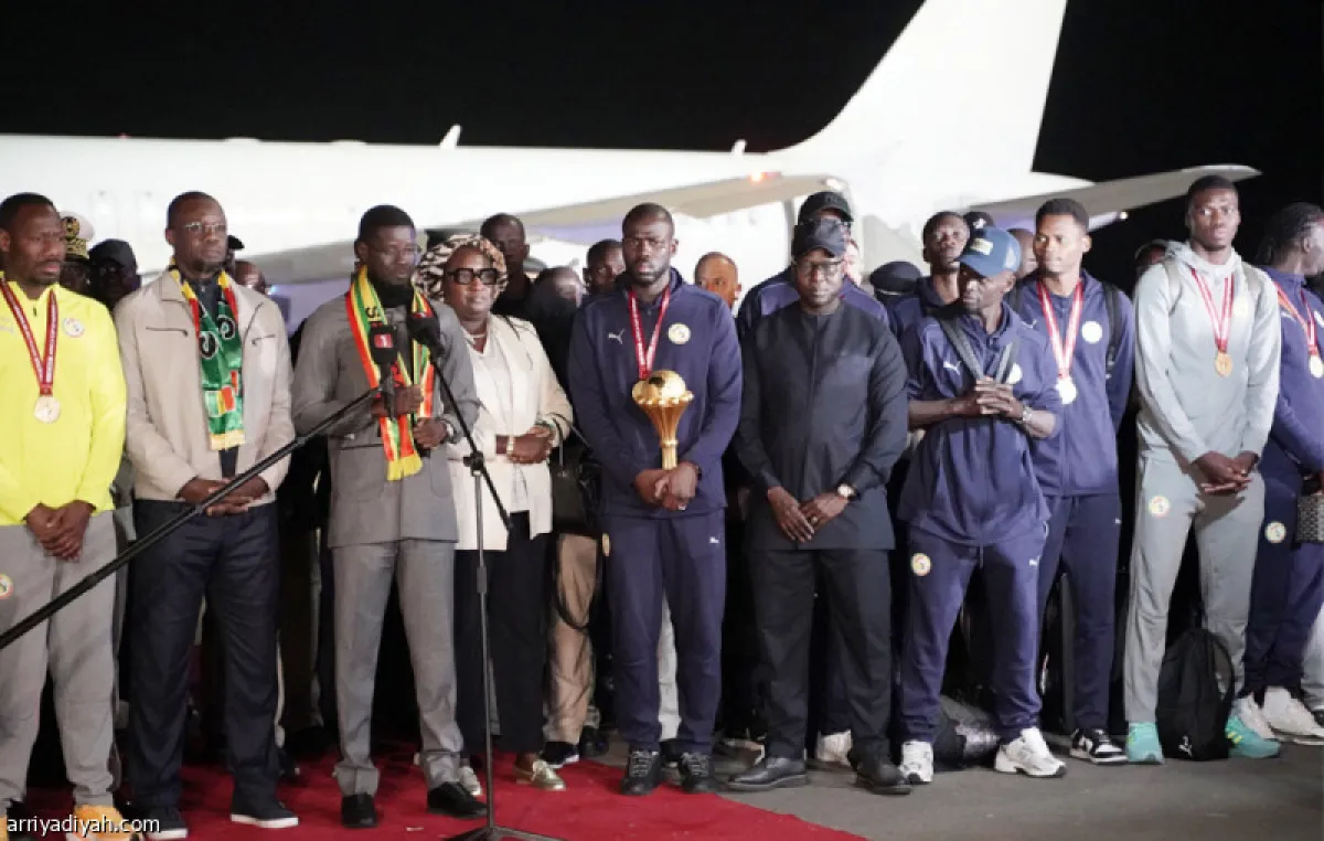 احتفالات جنونية في دكار: أسود التيرانجا يجوبون العاصمة بحافلة مكشوفة بعد التتويج