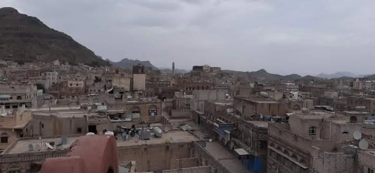 تفجير منزل واختطاف مالكه.. اتهامات لقيادي حوثي بارتكاب انتهاكات في عمران