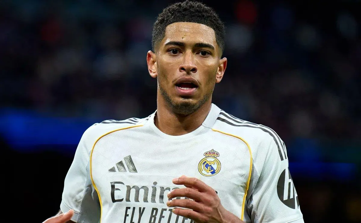 أسطورة ليفربول يرشح صفقة 