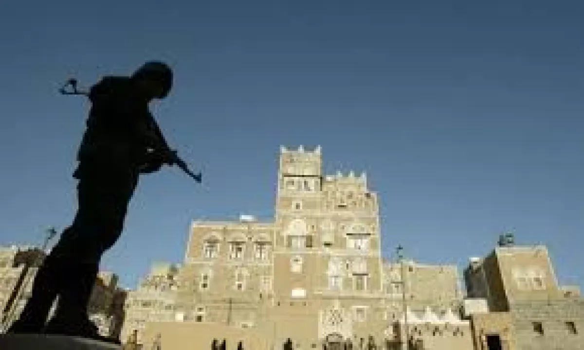 في وضح النهار.. تصاعد مخيف لعمليات السرقة في صنعاء