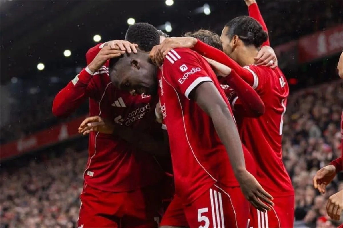 إيليا يدافع عن فان دايك: قائد حقيقي رغم التراجع.. ويدعم انتقال دي فين لليفربول