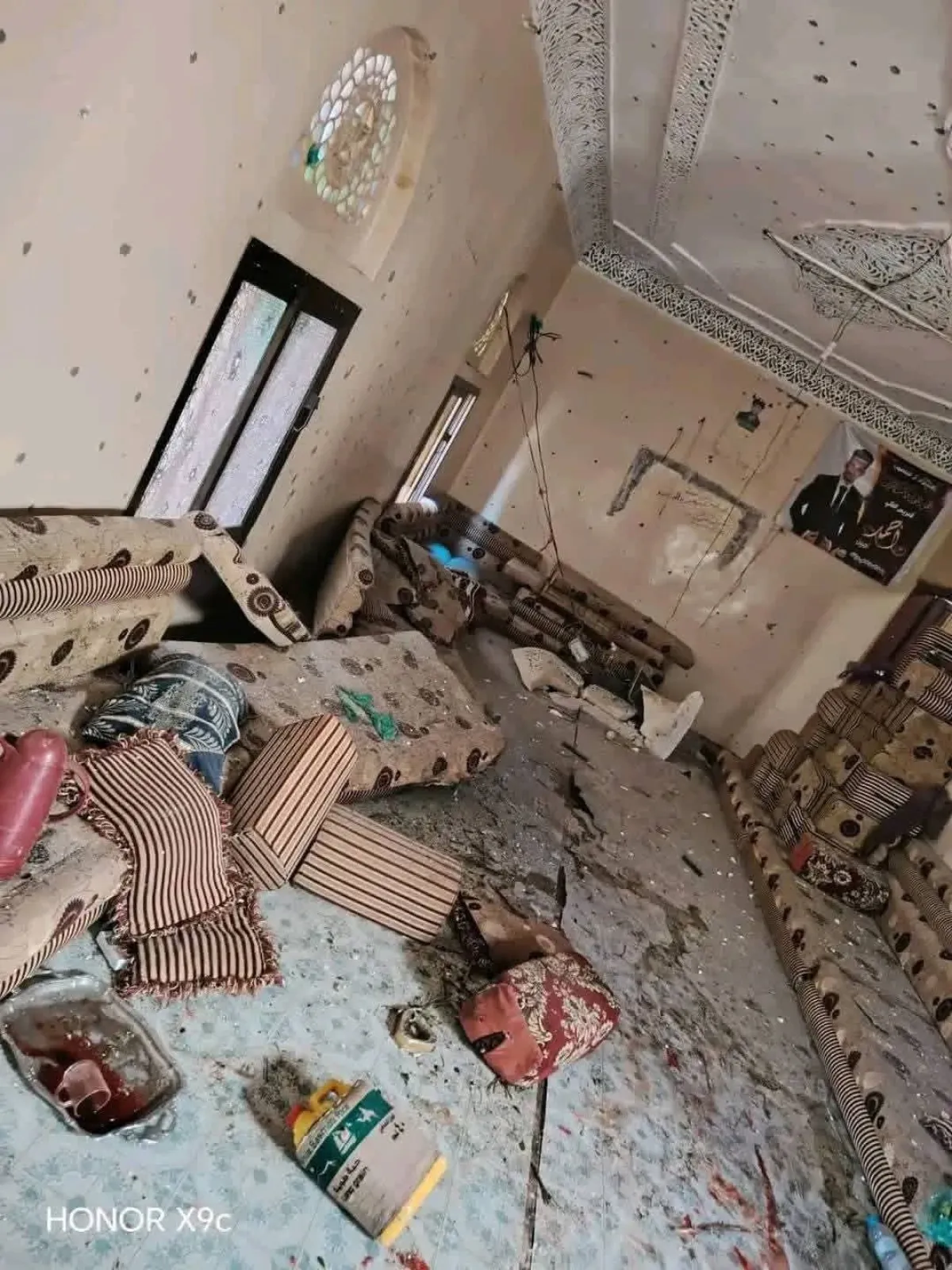 ارتفاع ضحايا رمي قنبلة بمجلس مقيل في تعز إلى قتيلين و5 مصابين