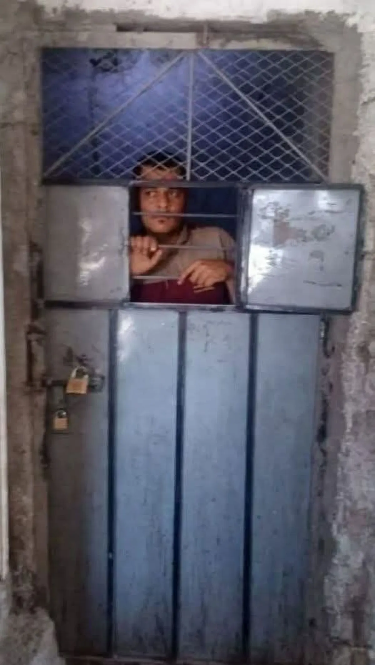 على خلفية مناهضة "الجبايات".. استمرار احتجاز السائق "الرحال" في شرطة نجد قسيم بتعز