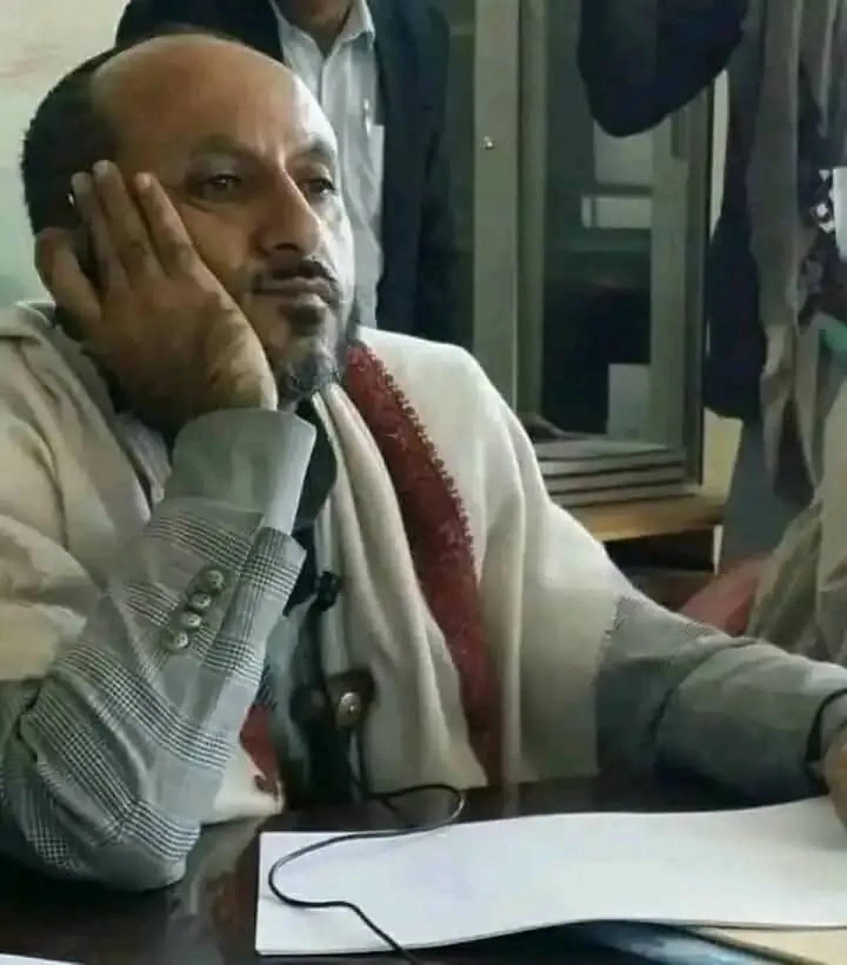 بينما يحاكم بتهمة القتل.. "العسل" يدير أوقاف إب من داخل زنزانته