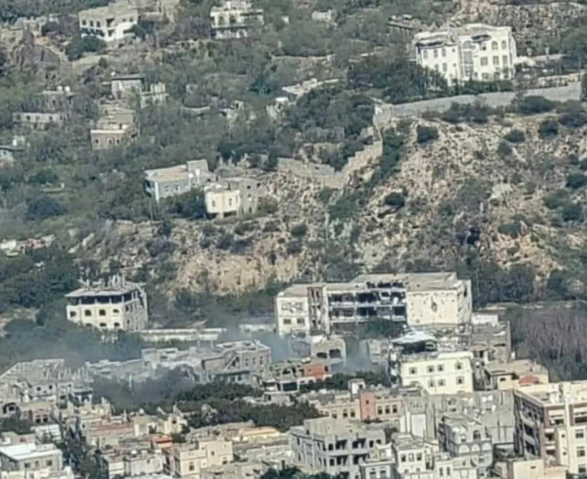 إصابة امرأة برصاص قناص حوثي شرقي تعز