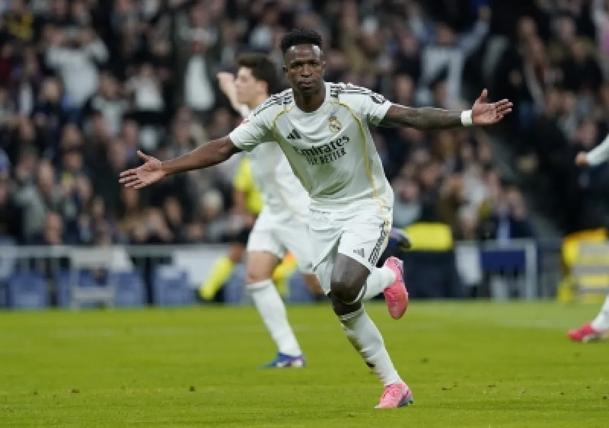 فينيسيوس يقود ريال مدريد لانتصار ساحق وتصدر الدوري الإسباني