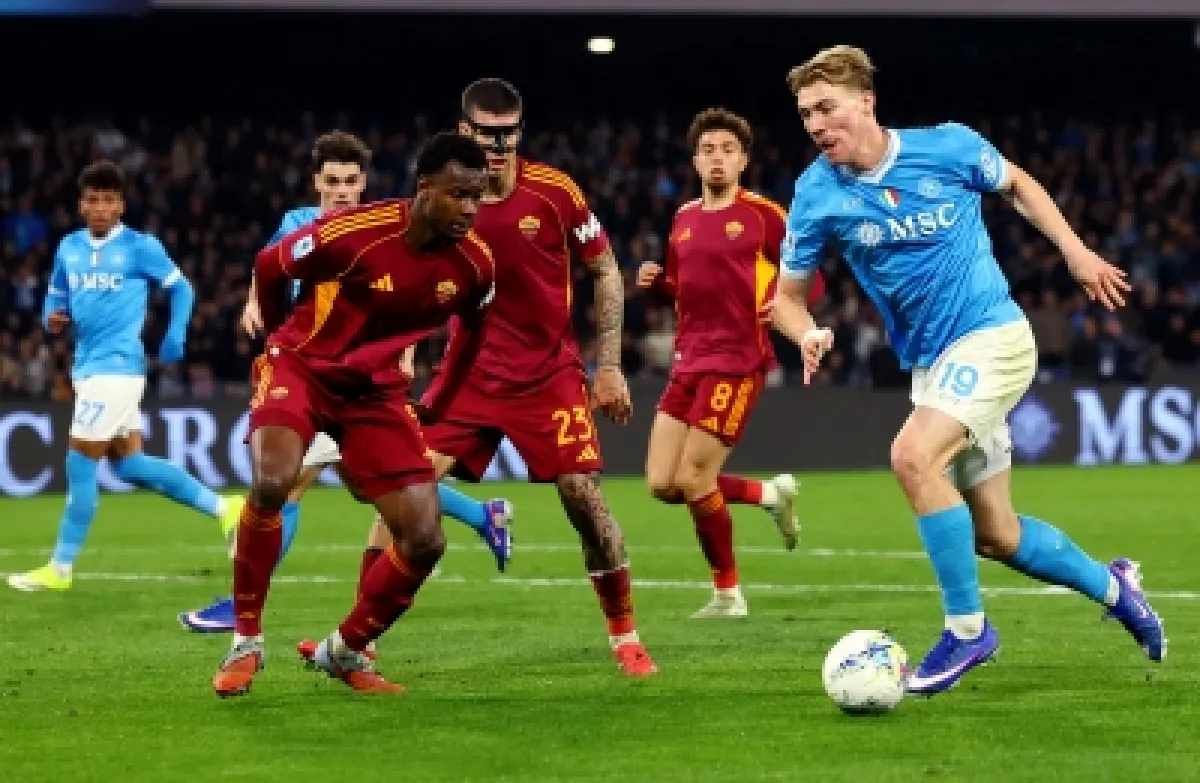 تعادل مثير يحسم قمة روما ونابولي في الدوري الإيطالي