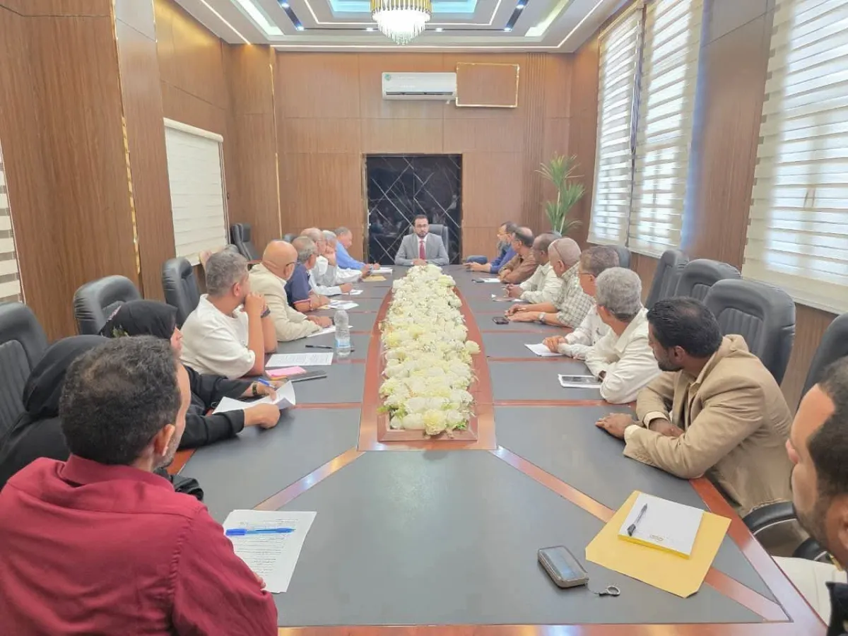 عدن.. الخدمة المدنية تُصدر تعميماً بشأن تنظيم أوقات الدوام الرسمي