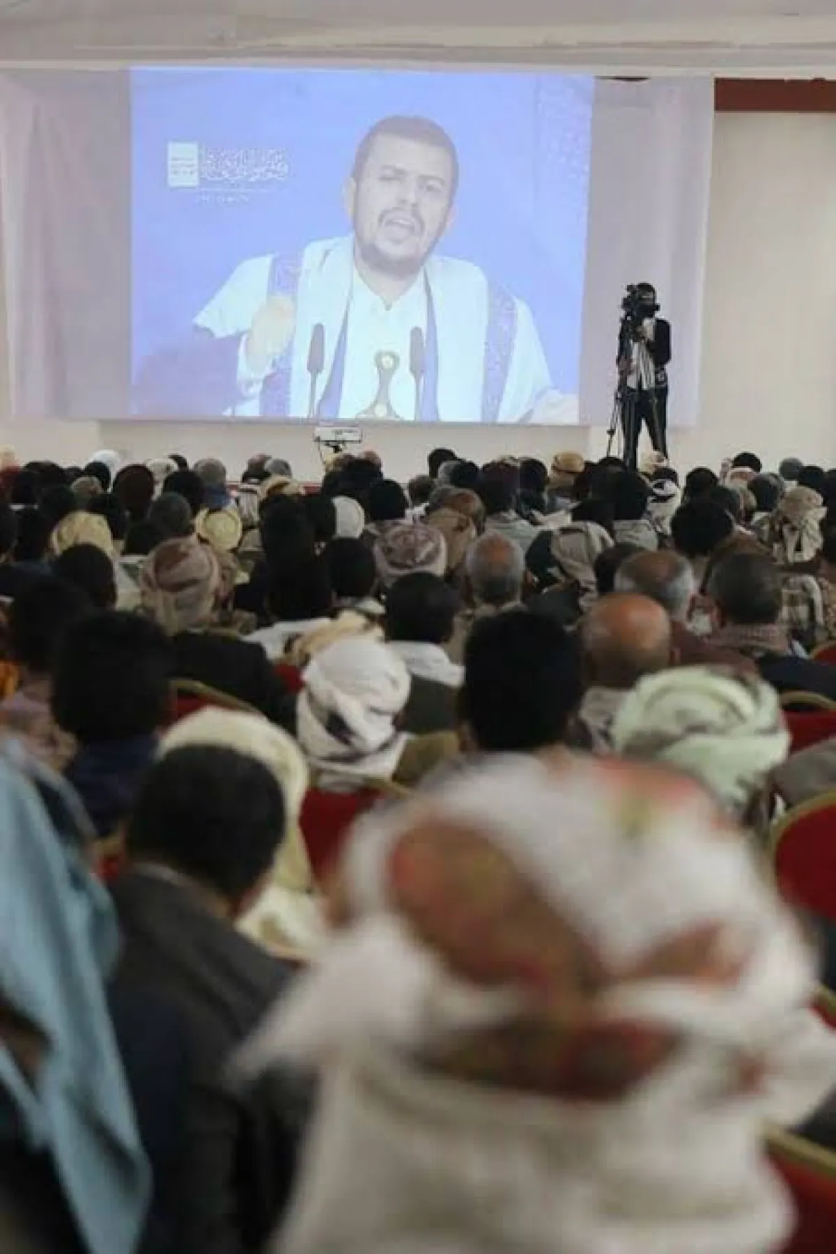 صنعاء.. الحوثي يفرض "تقارير يومية" لمراقبة مدى التزام الموظفين بسماع محاضراته الرمضانية