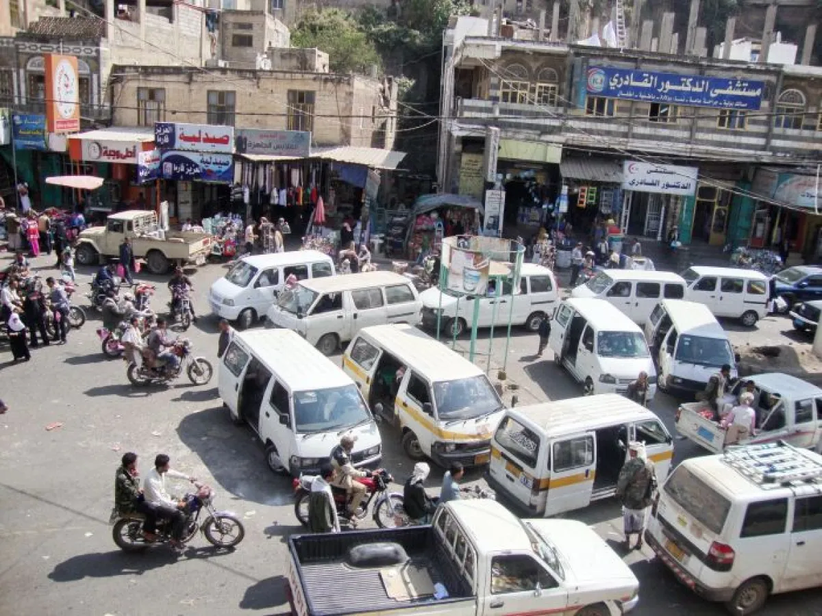 أزمة وقود خانقة وطوابير طويلة تجتاح صنعاء والمحافظات الخاضعة لسيطرة الحوثيين