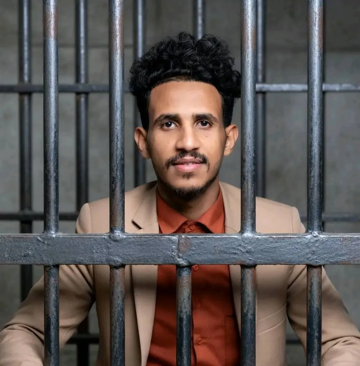 إب.. مليشيا الحوثي تختطف مصوراً في يريم عقب توثيقه انهيار مبنى دار الحكومة