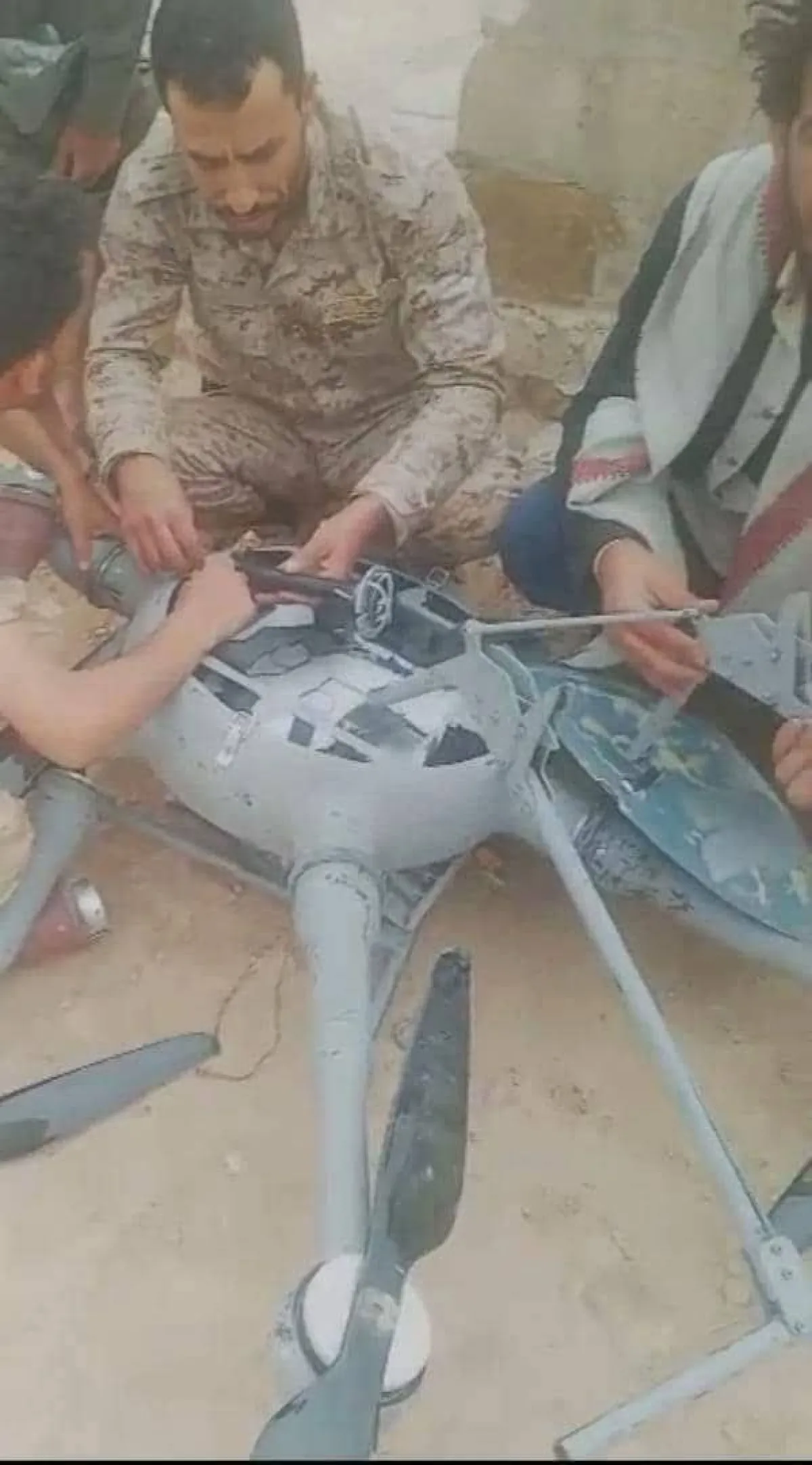 القوات الحكومية تسقط مسيرة حوثية في مديرية رغوان بمأرب