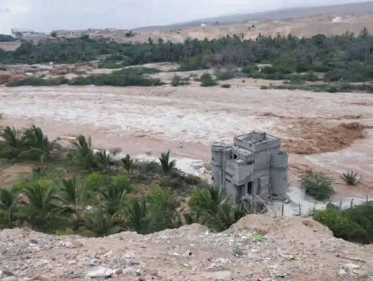 العسكرية الثانية بحضرموت تدعو للالتزام بإجراءات السلامة خلال الحالة الجوية