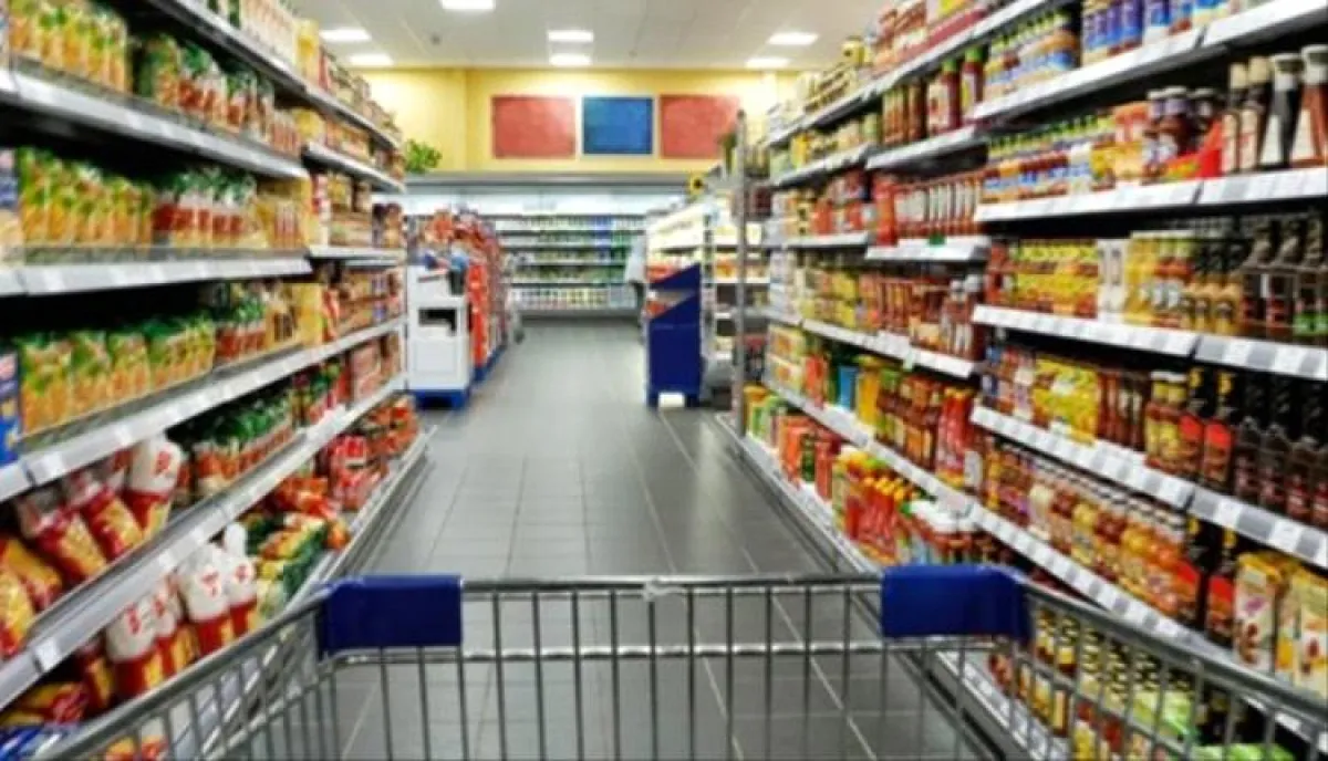 اقتصاديون ومواطنون: استمرار ارتفاع الأسعار في عدن يكشف الاختلالات العميقة وغياب الرقابة الحكومية