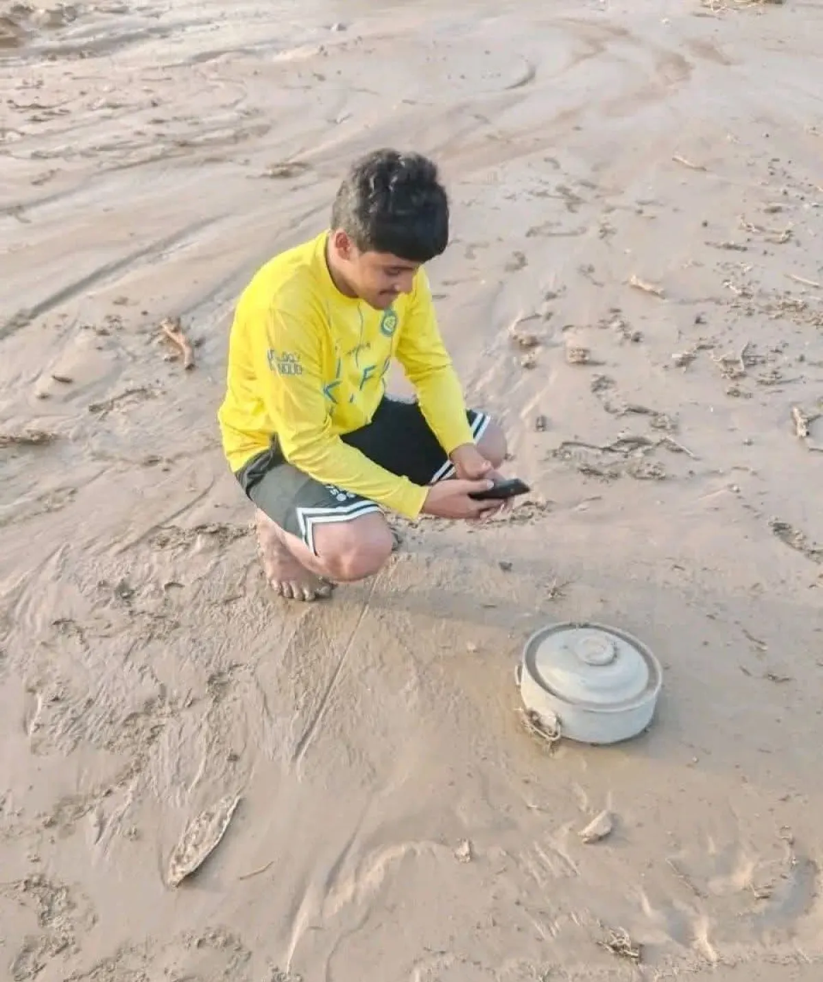 شرطة حجة: السيول تكشف ألغامًا حوثية في وادي حيران