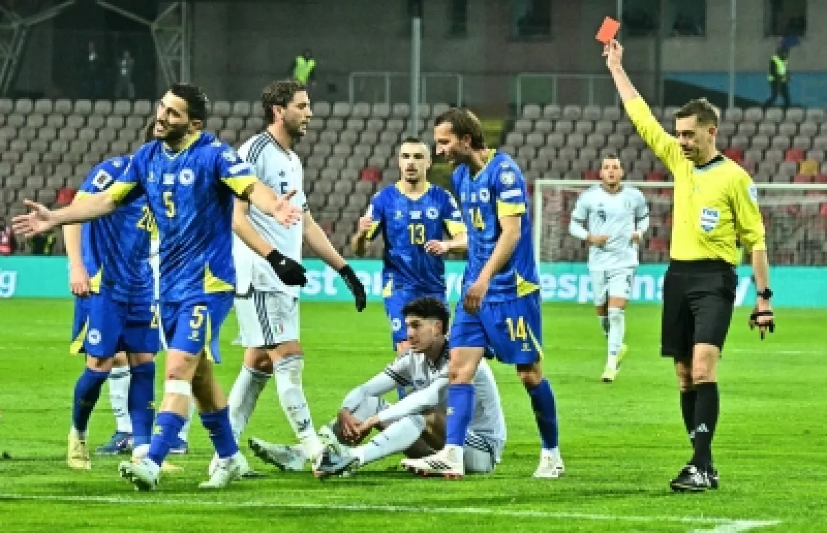 مدرب إنتر يدافع عن باستوني ويهاجم الإعلام
