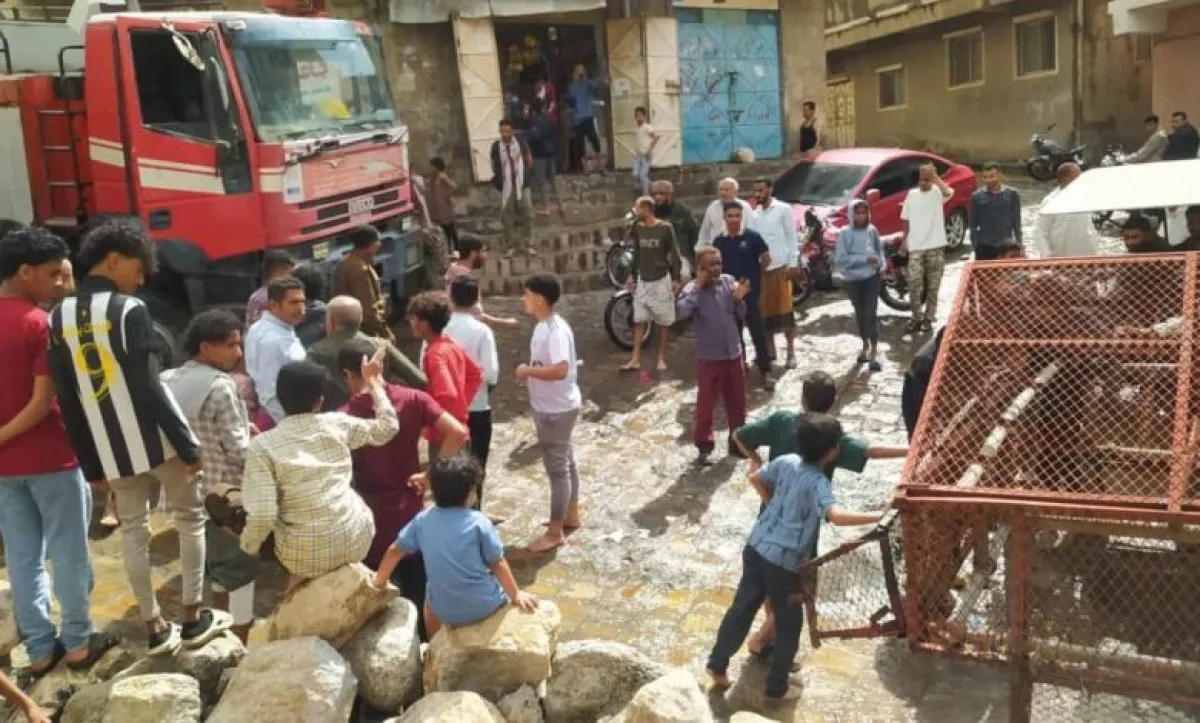 مصرع طفل جراء السيول في تعز يرفع حصيلة الضحايا إلى ثلاثة خلال 48 ساعة