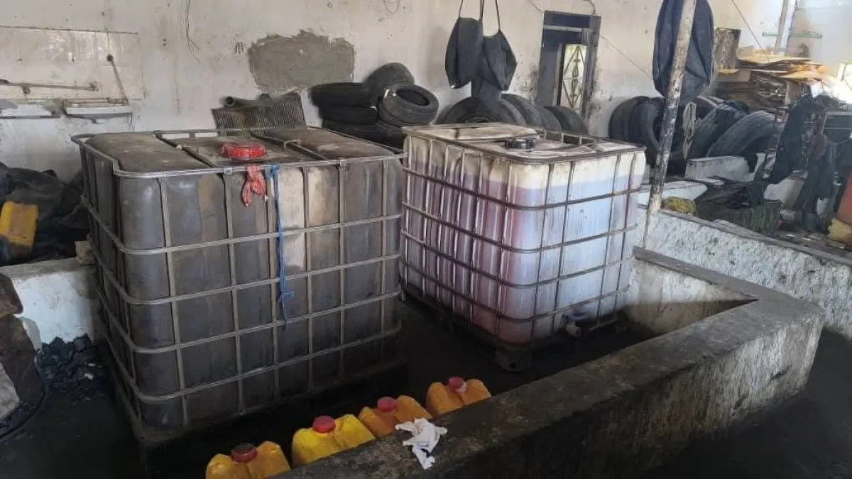ضبط مستودع لتهريب الديزل في منطقة الريان بمدينة المكلا