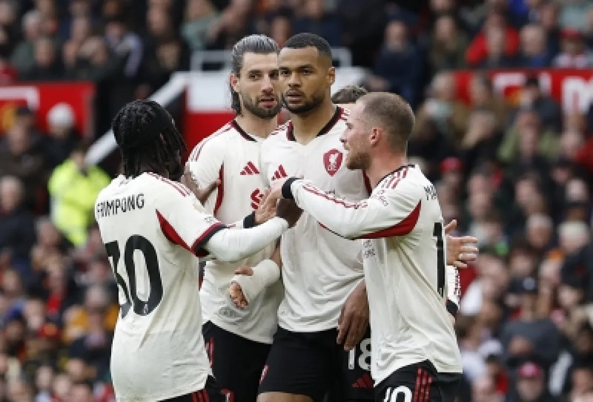 يونايتد ينتصر على ليفربول 3-2 ويقترب من دوري الأبطال