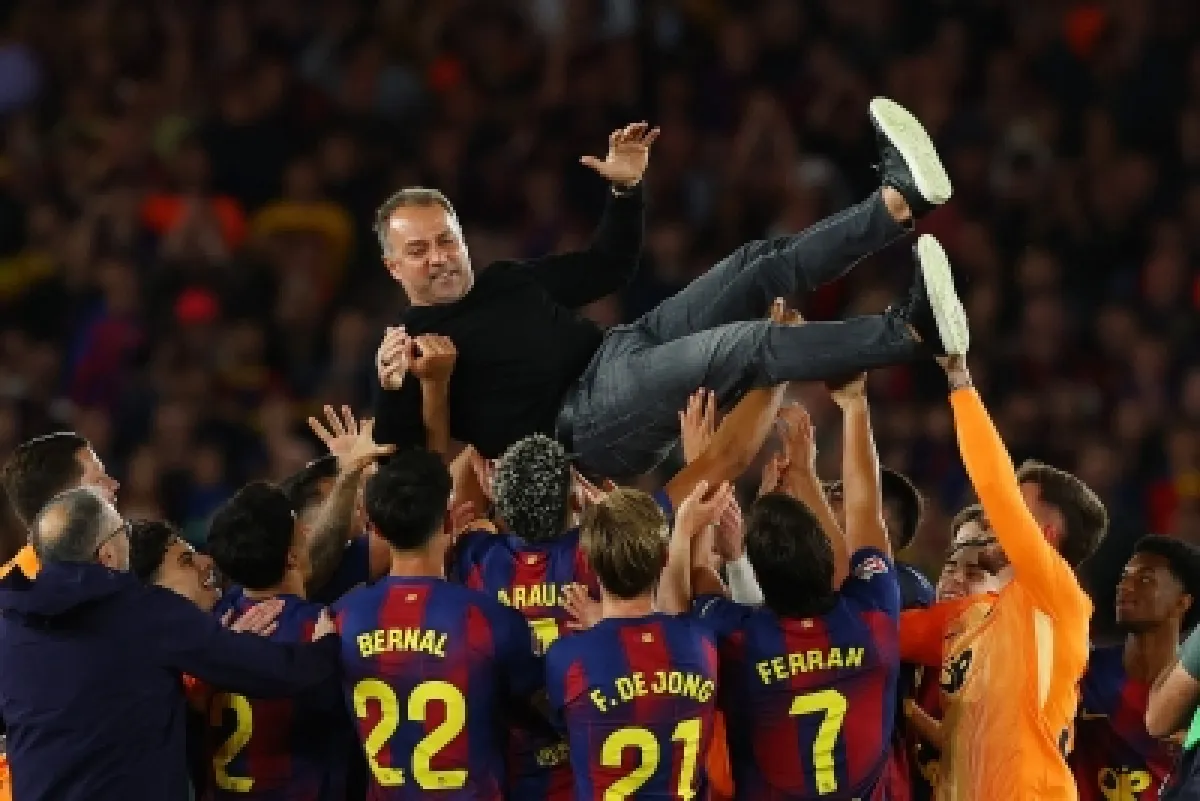 فليك يمدد عقده مع برشلونة حتى 2028