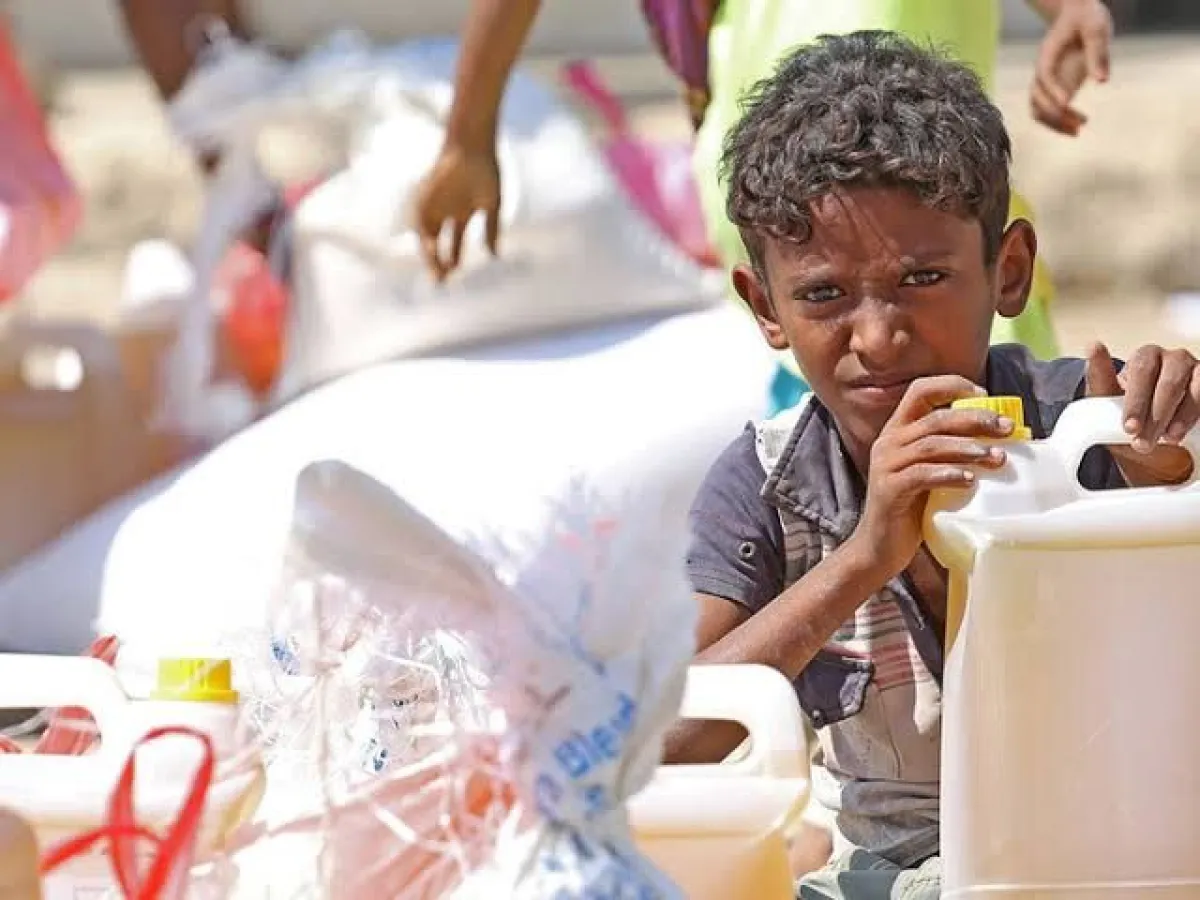 الجوع يسبق العيد بمناطق الحوثيين.. مواطنون عاجزون عن الشراء وسط انهيار معيشي غير مسبوق