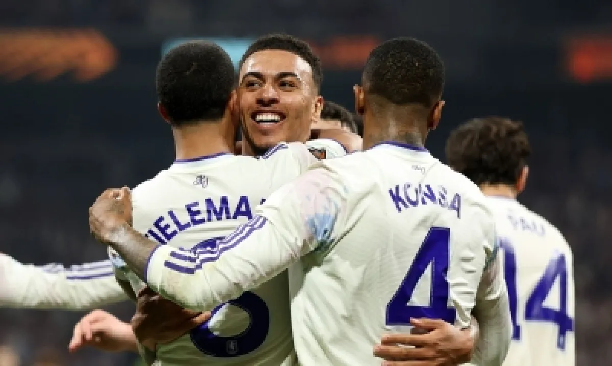 مورجان روجرز يتوج بجائزة أفضل لاعب في الدوري الأوروبي