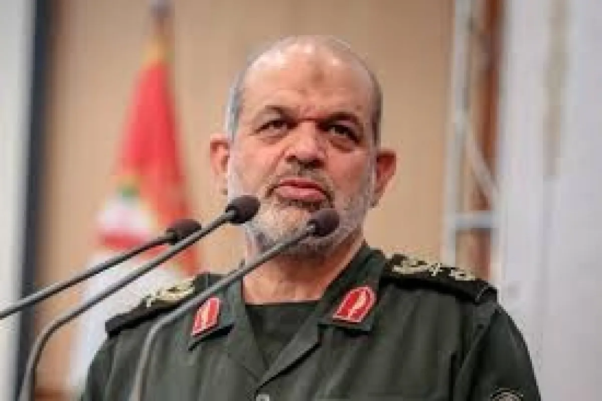 طهران في المنعطف الأخير.. كيف يدير أحمد وحيدي دولة العسكر خلف ستار "المرشد الغامض"؟