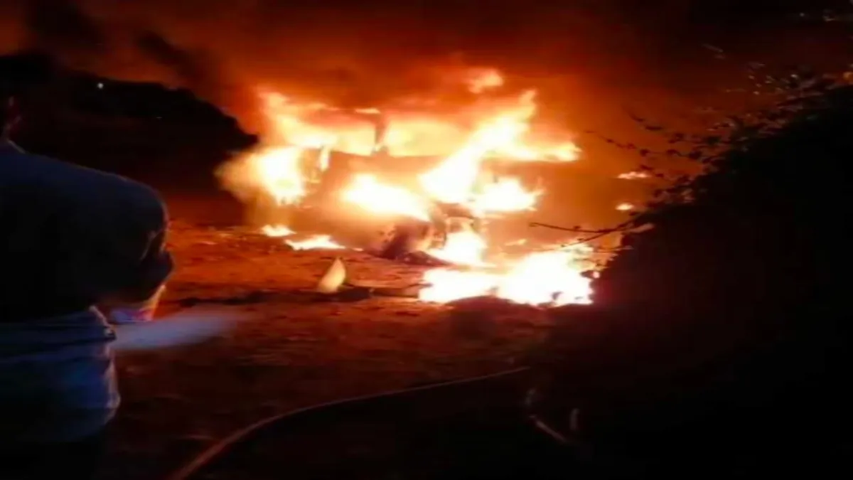 مجهولون يحرقون سيارة شيخ قبلي في حجة