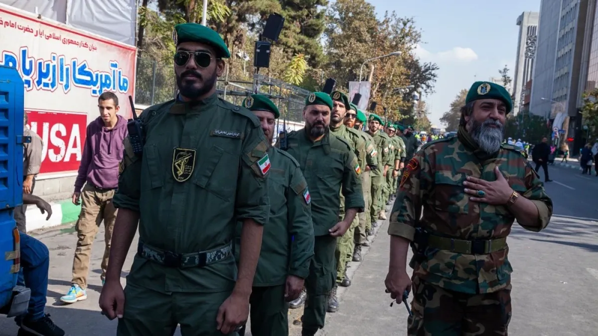 من السياسة إلى العسكرة المطلقة.. تقرير بريطاني يكشف سيناريو "دولة الحرس الثوري" المقبلة